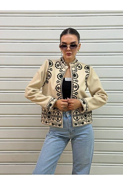 Nes Moda Kadın Dik Yaka Nakış İşleme Detaylı Kaşe Ceket