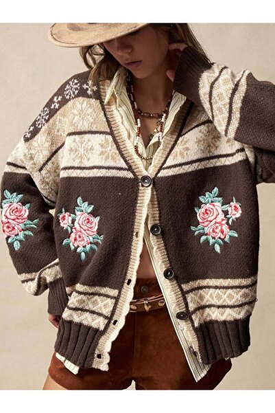 Lavanta Tekstil Floral Detailed Design Cardigan