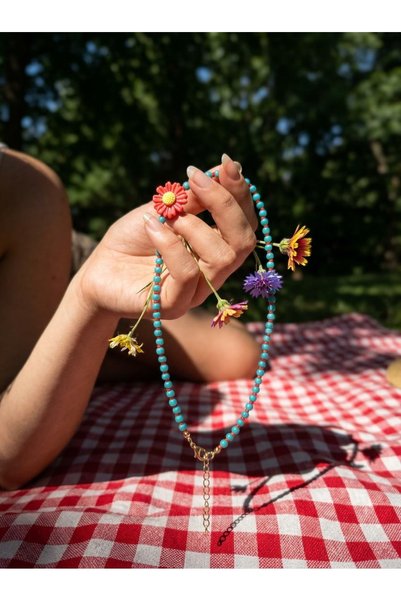 ILSA Turquoise Howlite and Ceramic Red Daisy Charm Necklace