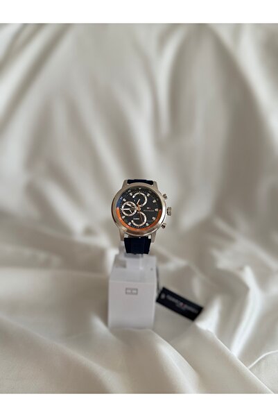 Tommy Hilfiger saat