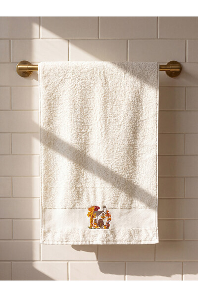 LC Waikiki Alita City Farkıyla Lcw Home Ecru Embroidered 50X80 Face Towel
