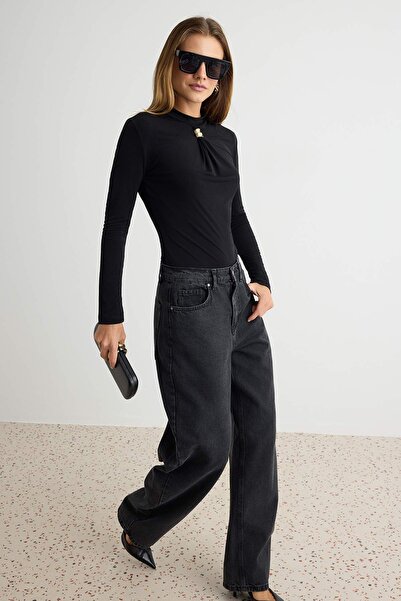 Trendyol Collection Black Accessory and Back Low-Cut Detailed Knitted Bodysui...