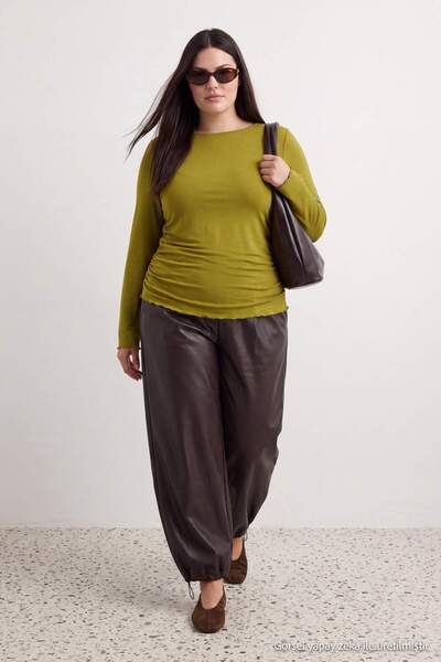 Trendyol Curve Bluză tricotată elastică, verde ulei, cu detaliu elastic, croi...