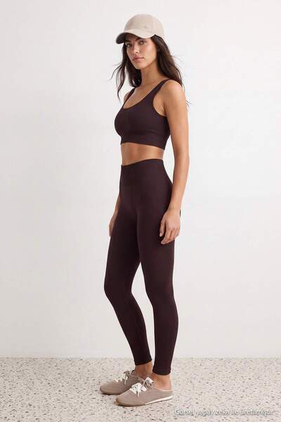 Trendyol Kollektion Dunkelbraune, nahtlose, durchgehend gestrickte Push-up-Sp...
