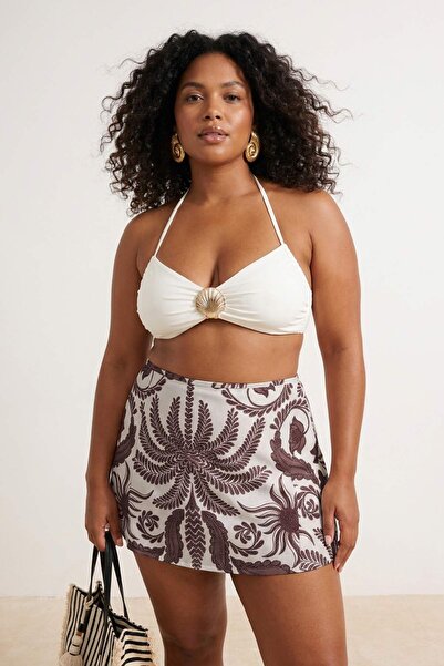 Trendyol Curve Brauner, ethnisch gemusterter Minirock mit Shorts, große Bikin...