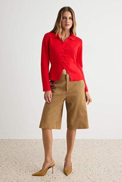 Trendyol Collection Cardigan roșu cu guler polo și detalii cu nasturi mandari...