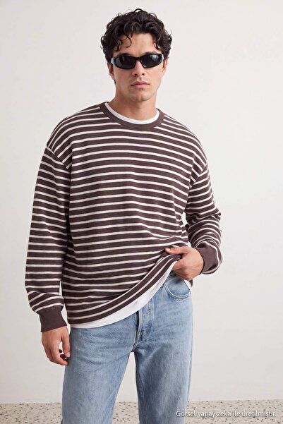 Trendyol Collection Hanorac maro oversize/cu croială largă, cu textură moale,...