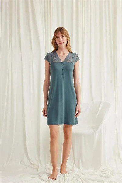 SS HOME CONCEPT Lace Front Buttoned Nightgown with Sleeves Shoulder and Neckline