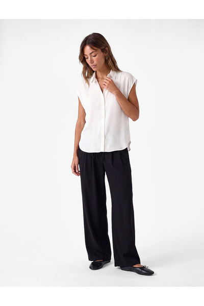 Koton Classic Collar Buttoned Sleeveless Shirt