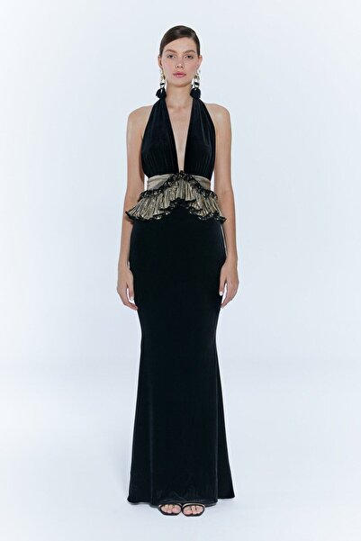 Nur Karaata Savoy Gown