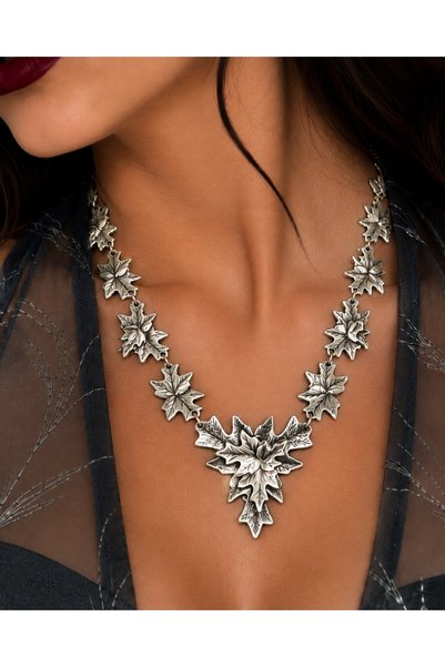 Vesaire Accessories Antik Sarmaşık Gümüş Kaplama Yaprak Kolye