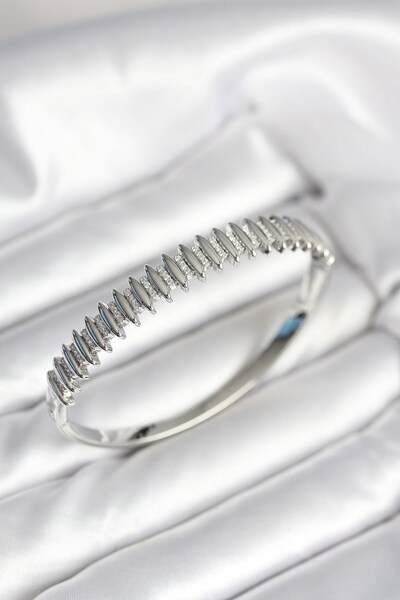 Inure Jewelry Silver Color Zircon Stone Brass Women's Handcuffs