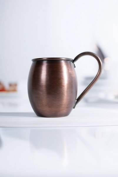 Cuvesta كوب نحاسي حديث مصنوع يدويًا بلون أكسيد 8×10 سم