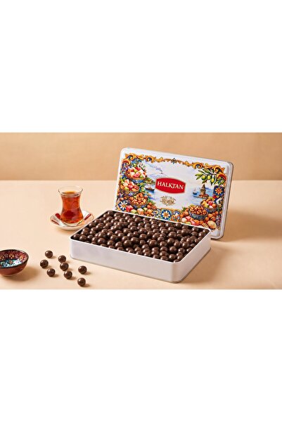 Halktan PREMİUM ÇİKOLATALI FINDIKLI SÜTLÜ DRAJE KUTUSU 1500 GR.