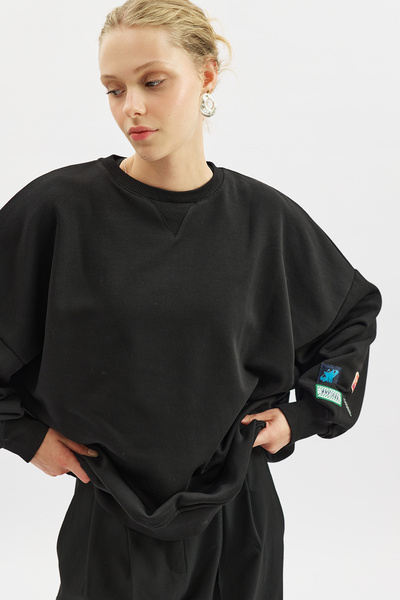 Manuka Oversize Label Sweatshirt Black