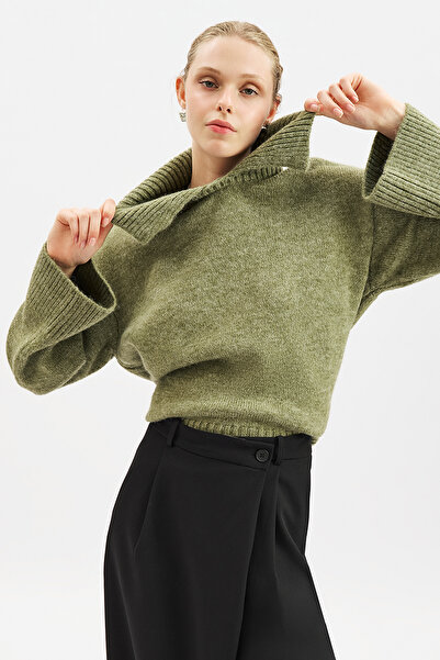 Manuka Wide Collar O Oversized Sweater Green