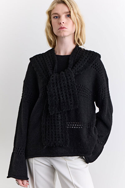 Manuka Soft Textured Collared Shawl Black