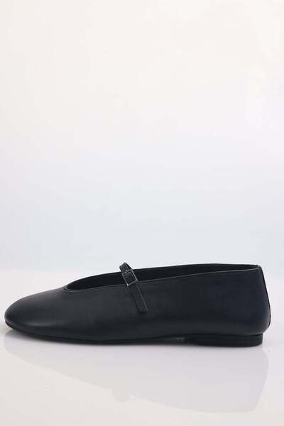 5in1Canpolat Black Buckled Ballet Flats 26022