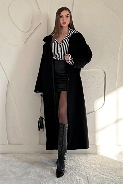 Elbee Fashion Woman Μαύρο παλτό με λεπτομέρεια με μανσέτα