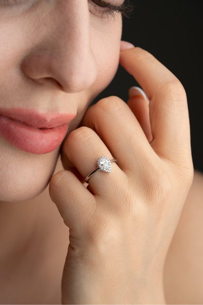 Silvano Jewelry 925 Ayar Gümüş Damla Taşlı Rodyum Kaplama Yüzük