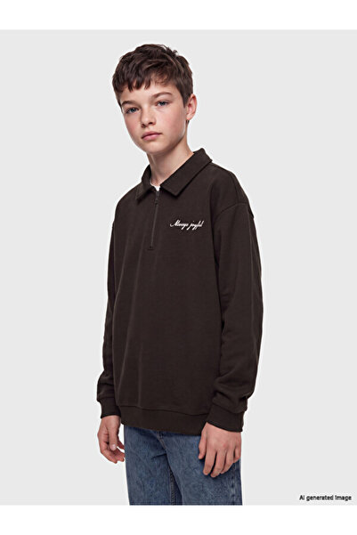 LC Waikiki Rmz Gi̇yi̇m Farkiyla Devrik Roba Collar Embroidered Boys' Thick Sw...