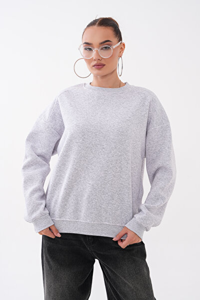 Mega Life Basic Three-Yarn Sweat with Shoulder Detail
