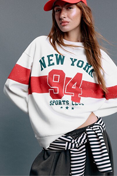 Stradivarius Pamuk karışımlı baskılı regular sweatshirt