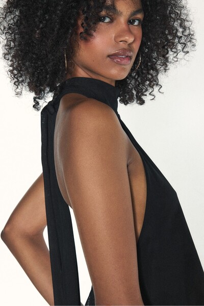 Stradivarius Desenli tül halter yaka fularlı top