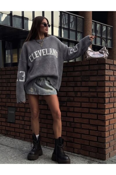 Noi Belis Bisiklet Yaka Cleveland Yazı ve 23 Numara Detaylı Oversize Uzun Kol...