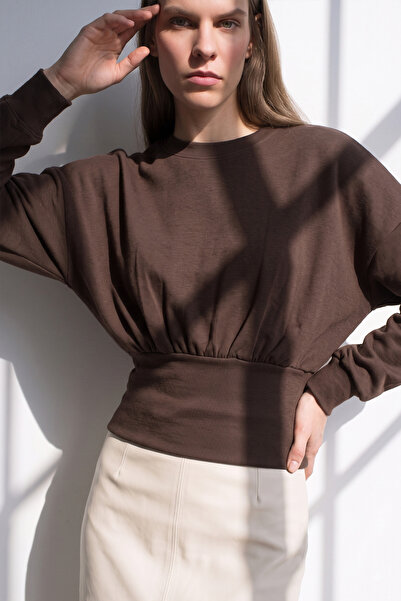 BARRELS AND OIL Women's Long Sleeve Sweatshirt with Waist Detail - Bitter Brown