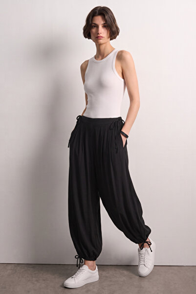 BARRELS AND OIL Women's Drawstring Shalwar Trousers - Black