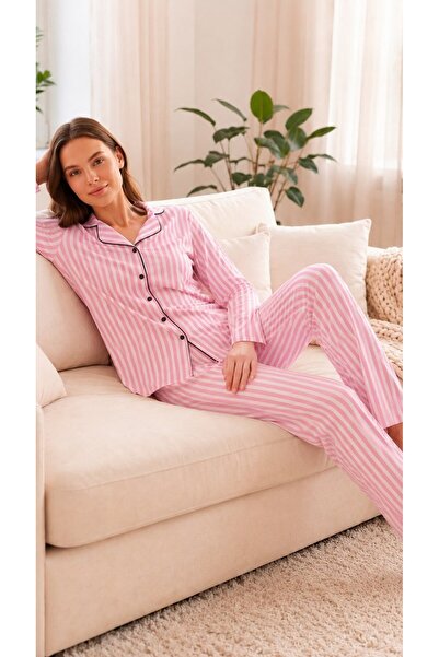 Mia Homewear KADIN PEMBE VE BYAZ ÇİZGİLİ ÖNDEN DÜĞMELİ YUMUŞACIK PİJAMA TAKIMI