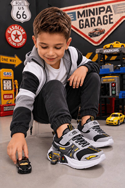Minipa Orthopedic Children's Sports Shoes with Garage Soles and Double Metal ...