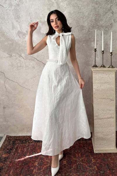 End Black Store Ecru Embroidered Halter Neck Dress