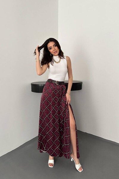 End Black Store Plaid Skirt in Plum Color