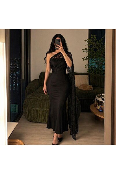 Angelinaa فستان سهرة باللون الأبيض،,والاسود بتصميم فاخر وأنيق يجمع بين القصة ...