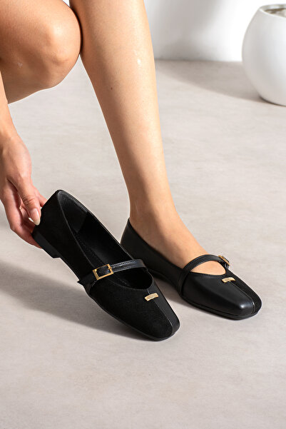 azza shoes حذاء إلينا اليومي الأنيق والمريح مصنوع من مزيج الجلد والجلد المدبو...