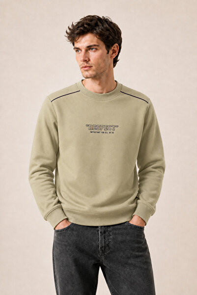 Redline سويت شيرت شتوي من نوع Respect Crew Neck ذو قصة عادية من Cagla