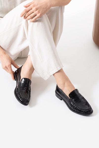 LuviShoes CHEN Siyah Kırışık Rugan Hakiki Deri Kadın Loafer Ayakkabı