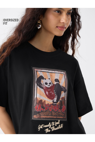 The Souled Store By Styli تي شيرت أسود كبير الحجم مطبوع عليه رسومات كونغ فو ب...