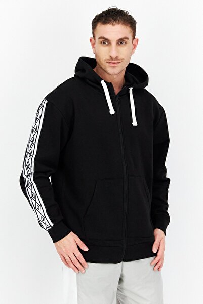 UMBRO Men Sportswear Fit Training Hooded Sweatshirt, Black