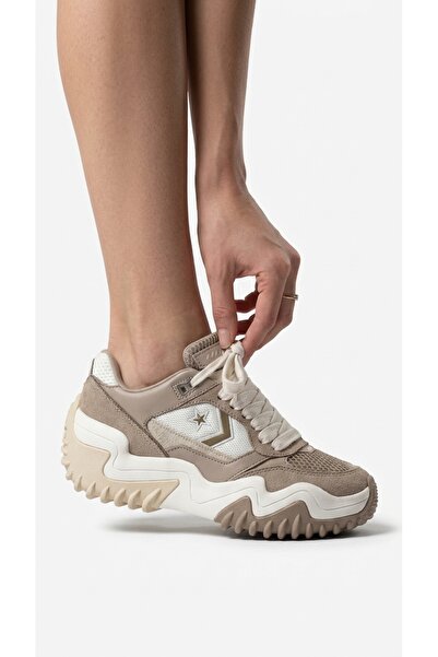 Converse حذاء رياضي نسائي من Wave Motion Trainer مصنوع من الجلد السويدي ونعل ...