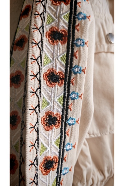 Boutique Juji BOHEM NAKIŞLI BELİ BÜZGÜLÜ COTTON EKRU CEKET