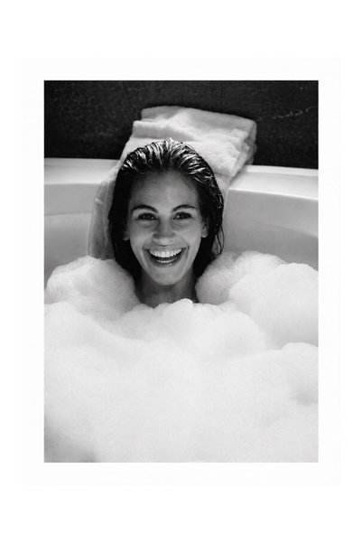 Taranist Poster - Banyoda Julia Roberts Küvette Gülen Kadın Esprili Banyo Miz...