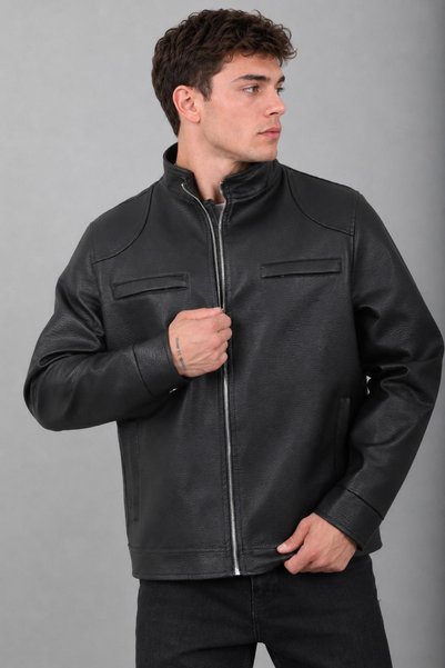 ByTrend معطف من الجلد الصناعي مع غطاء للجيب على الصدر KMD 874_50520-1