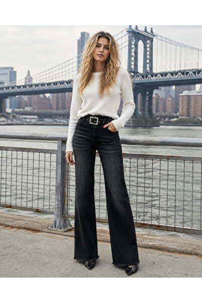 Swet Shop Jeans بنطلون جينز نسائي عالي الخصر بتأثير باهت وحزام خصر، مع شرابة ...