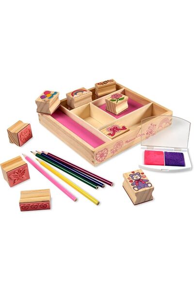 Melissa & Doug مجموعة أختام خشبية: صداقة - 9 أختام، 5 أقلام تلوين، ووسادة أخت...