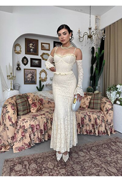 YURELİ Kalp Yaka İnce Askılı Peplum Detaylı Dantel İspanyol Kollu Maxi Elbise