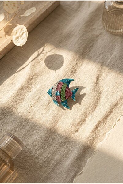 SR Jewelry Box 🐠 Renkli Tropikal Balık Broş – Zirkon Taşlı Şık Kadın Broş