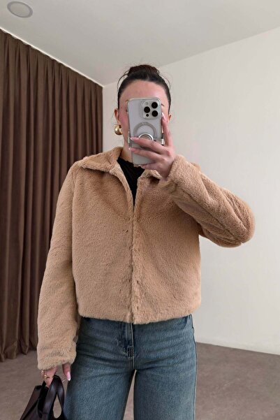 Büşra Doğramacı Kısa Kürk Yakalı Açık Camel Ceket